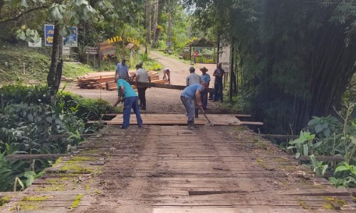 Prefeitura da Itatiaia vai substituir madeirame da Ponte do Vale dos Reis